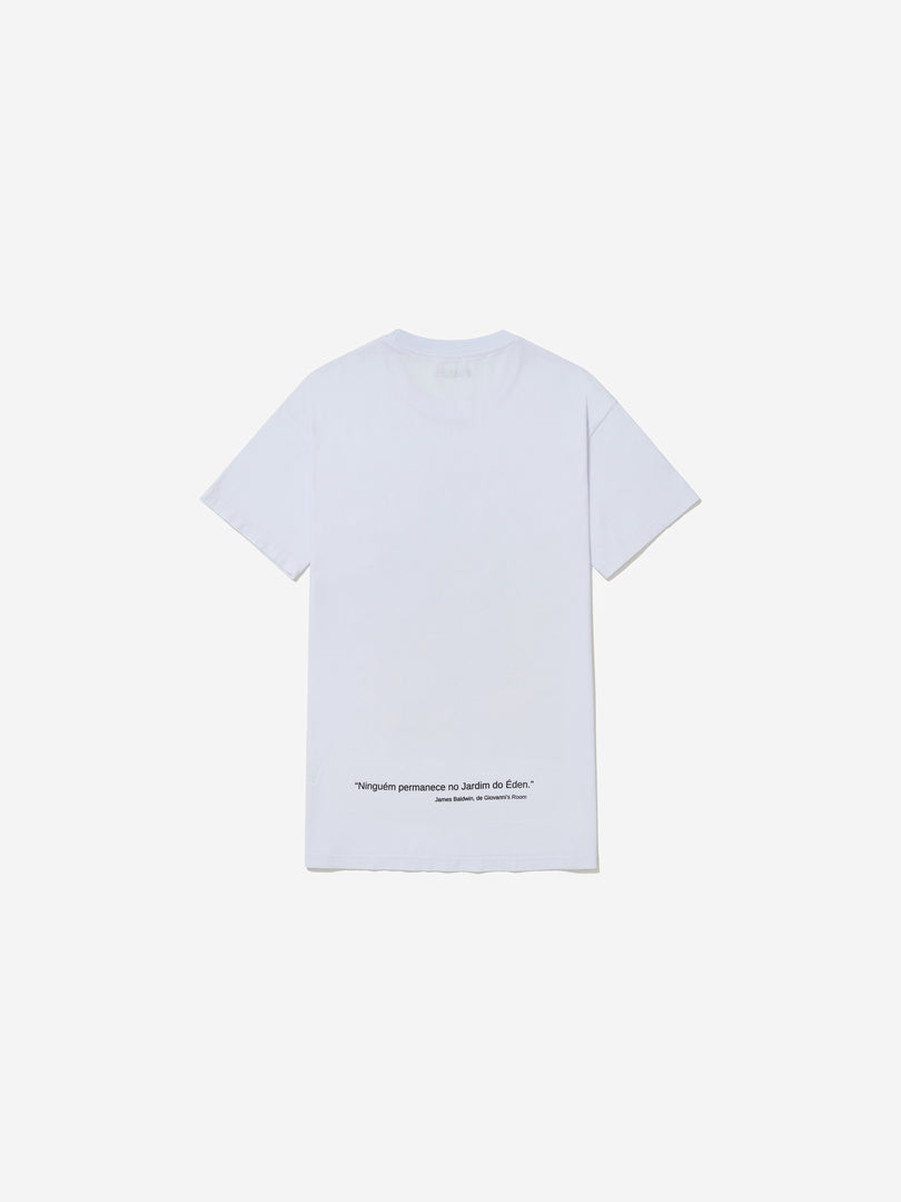 Vista traseira, com fundo cinza, da camiseta de Anderson Borba.