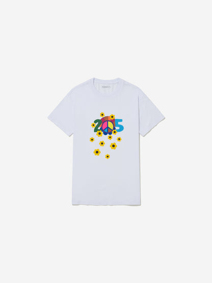Vista frontal, com fundo cinza, da camiseta de Beatriz Milhazes.