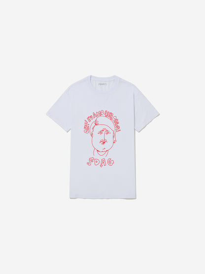 Vista frontal, com fundo cinza, da camiseta de Os Gêmeos.