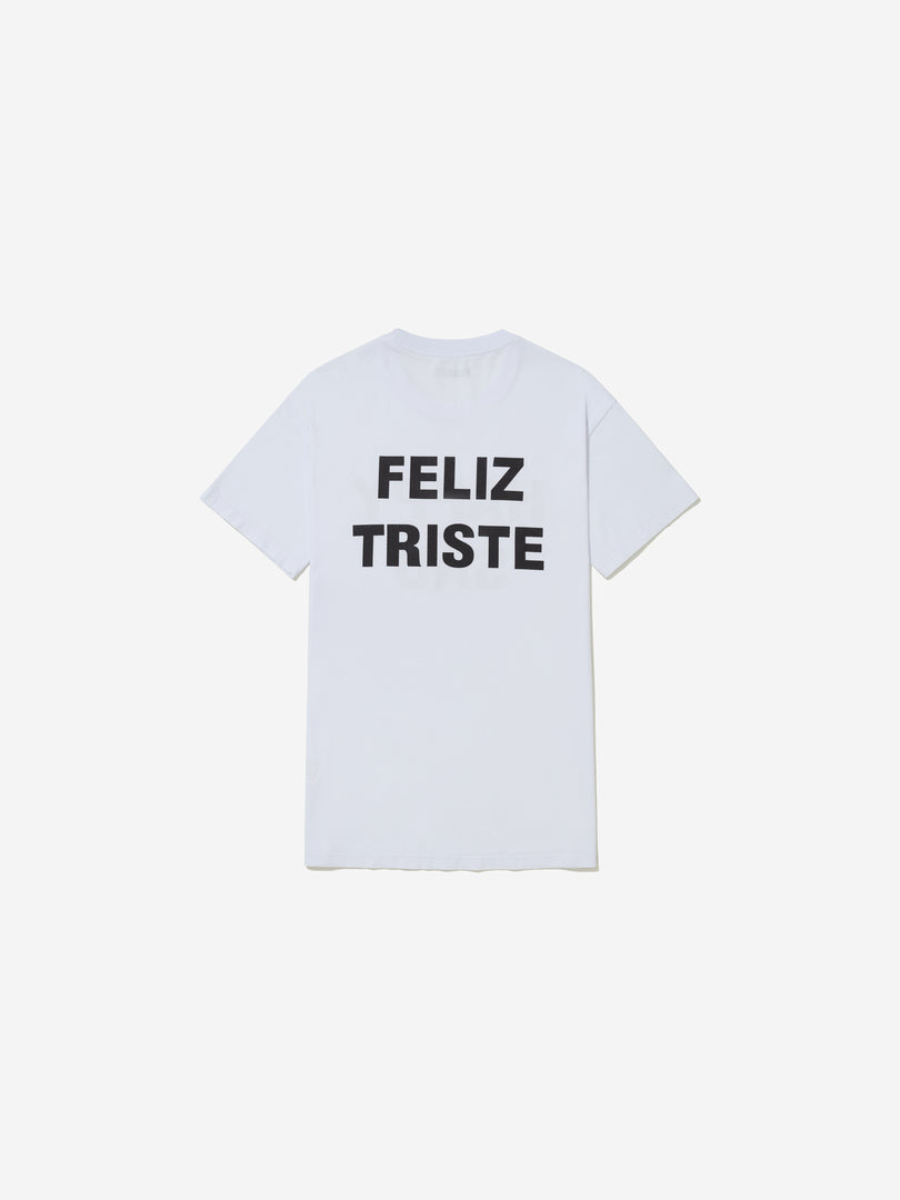 Vista traseira, com fundo cinza, da camiseta de Tadáškía.
