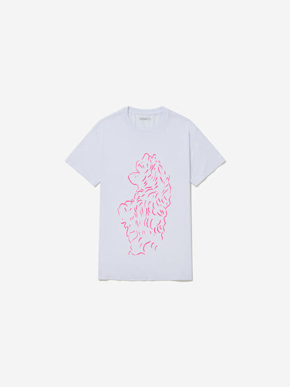 Vista frontal, com fundo cinza, da camiseta de Tamar Guimarães.