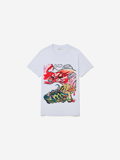 Vista frontal, com fundo cinza, da camiseta de Yuli Yamagata.